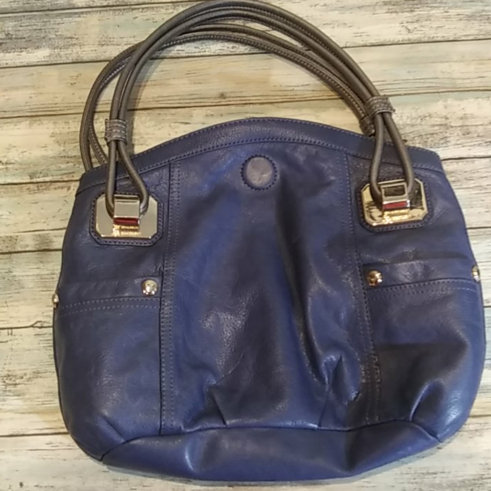 B. Makowsky Leather Purse - Picture 7 of 8
